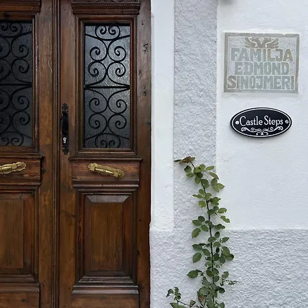 Gasthuis Castle Steps Gjirokastër