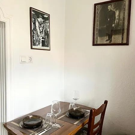 Castle Steps בית הארחה Gjirokastër