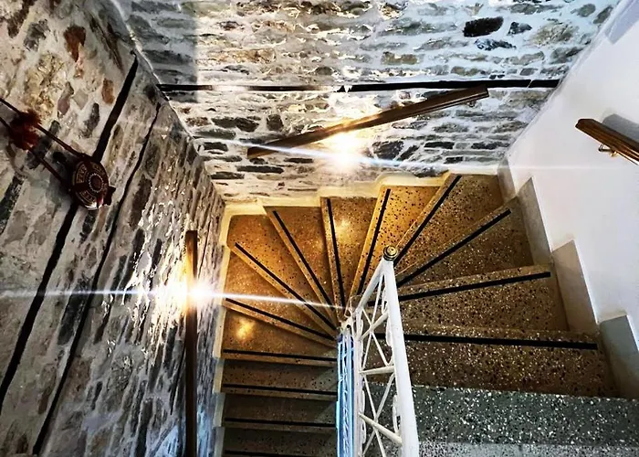 Castle Steps Gasthuis Gjirokastër